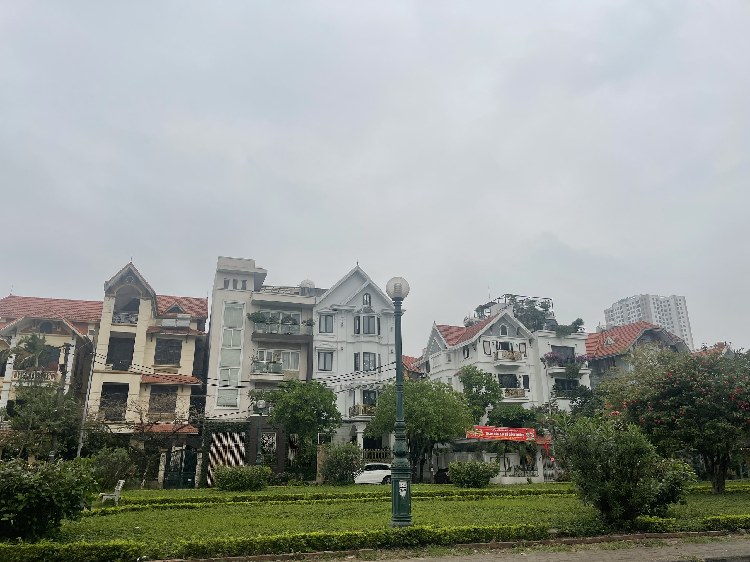 (GẤP) (HIẾM) Bán nhà phố Minh Khai - Hai Bà Trưng, ô tô tránh, vỉa hè, 103m2, mặt tiền rộng, 37 tỷ - Ảnh chính